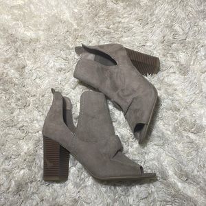 Ruffled open toe boots